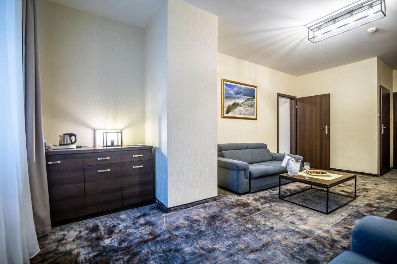 Hotel Jantar Wellness & Spa Ustka Esterno foto