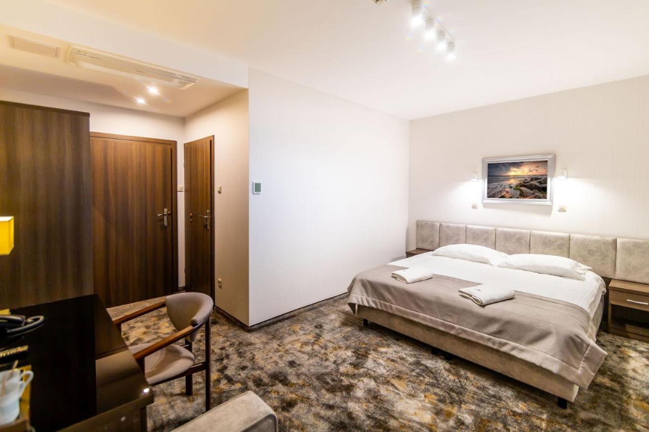 Hotel Jantar Wellness & Spa Ustka Esterno foto