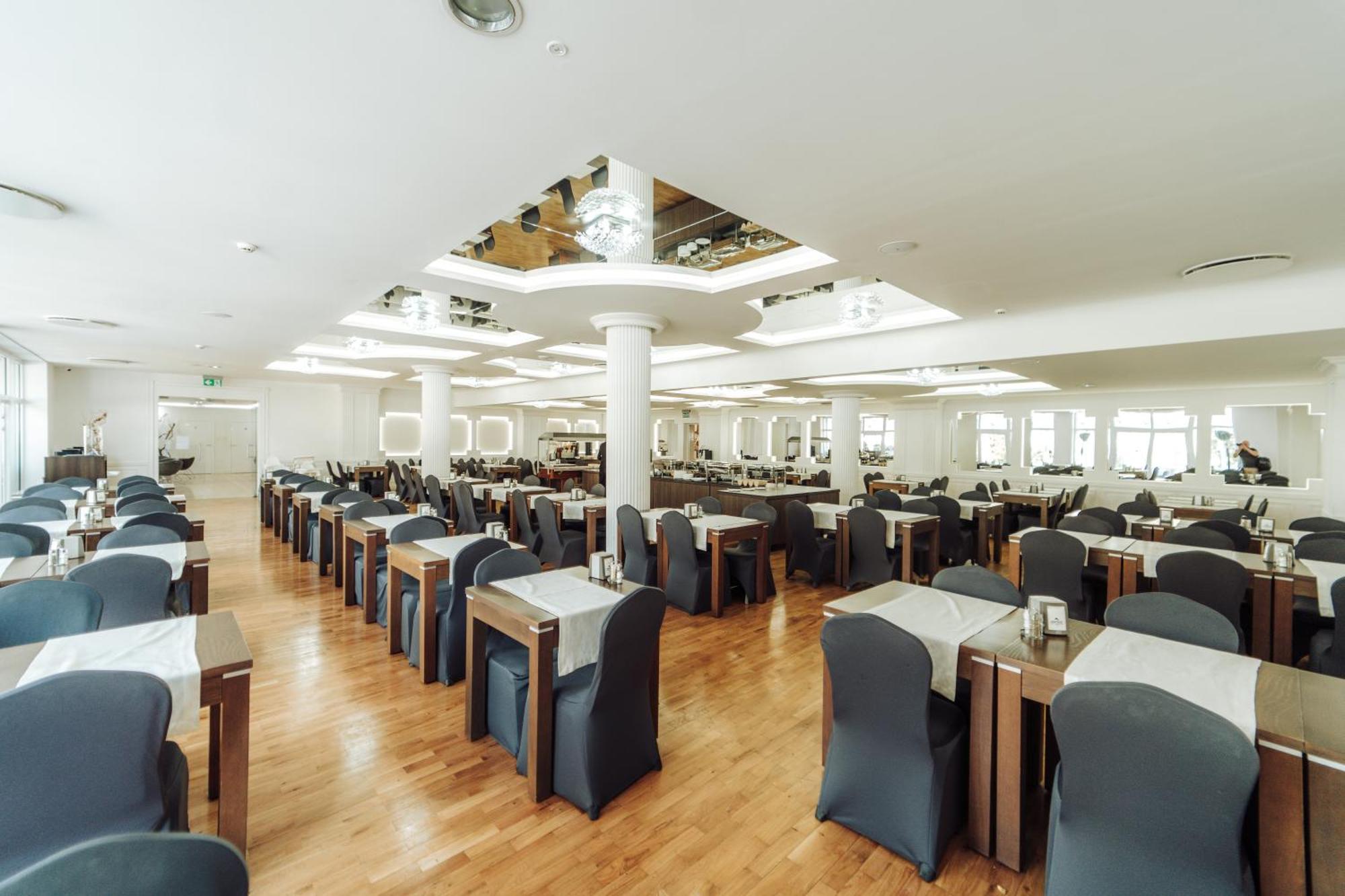 Hotel Jantar Wellness & Spa Ustka Esterno foto